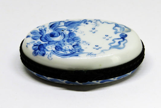 LIMOGES FRANCE BOX~ VINTAGE FLORAL OVAL ~BLUE FLOWERS & SCROLLS~ TOP SIGNED "MC"