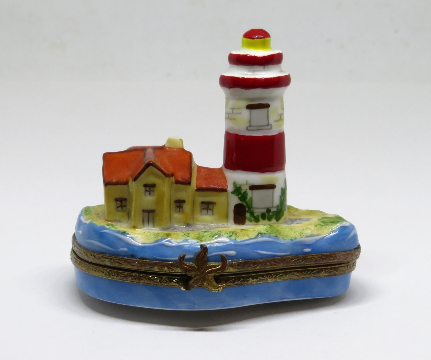 LIMOGES FRANCE BOX - LIGHTHOUSE & ISLAND - STARFISH CLASP - BIRDS & SUN INSIDE