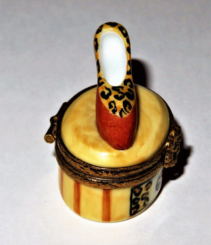 LIMOGES FRANCE BOX - EXOTIC LEOPARD PRINT SHOE ON A STRIPED OVAL - JUNGLE PRINTS