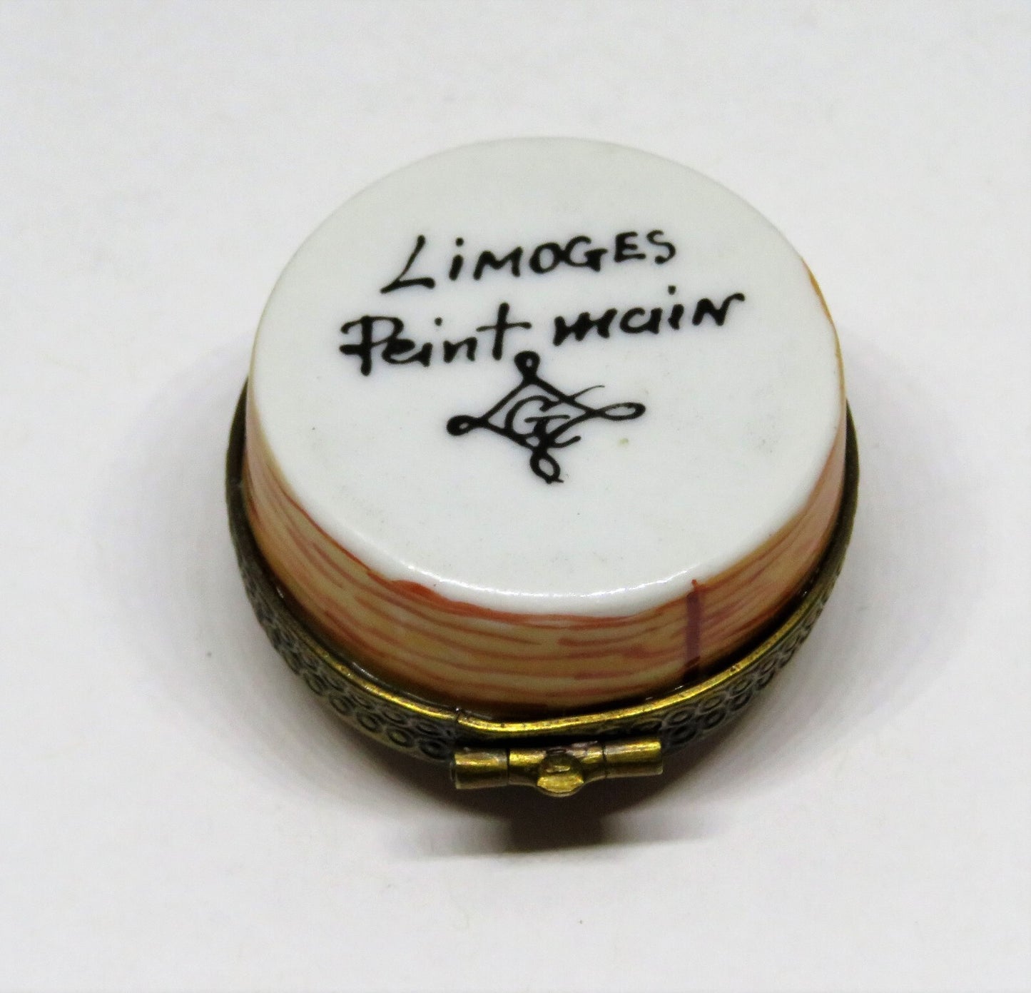 LIMOGES FRANCE BOX - CAMEMBERT  DE NORMANDIE CHEESE & COW - SUN FACE CLASP