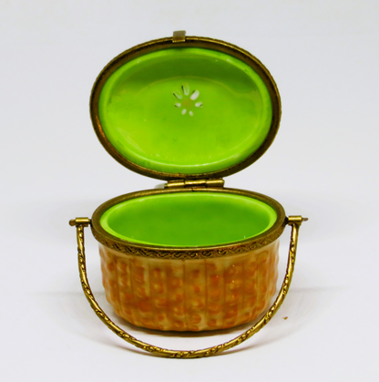 LIMOGES BOX - ROCHARD - NANTUCKET BASKET & 3 REMOVABLE EGGS - HENS & CHICK