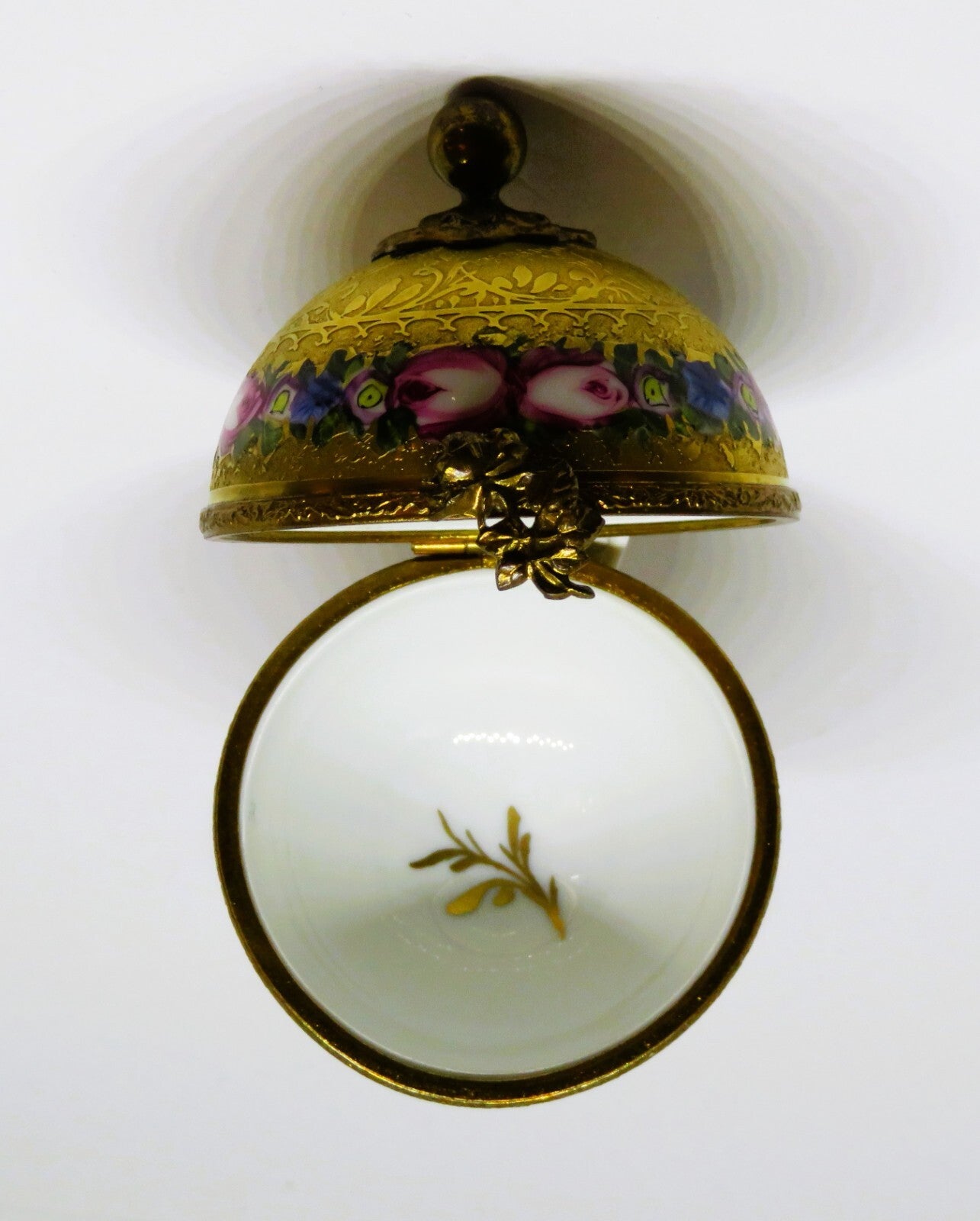 LIMOGES BOX - VINTAGE GOLD INCRUSTATION GLOBE & ANGEL STAND - FLOWERS - ROSES