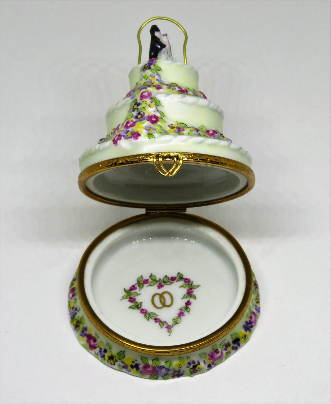LIMOGES BOX - ARTORIA - WEDDING CAKE & METAL ARCH - BRIDE & GROOM - FLOWERS - LE
