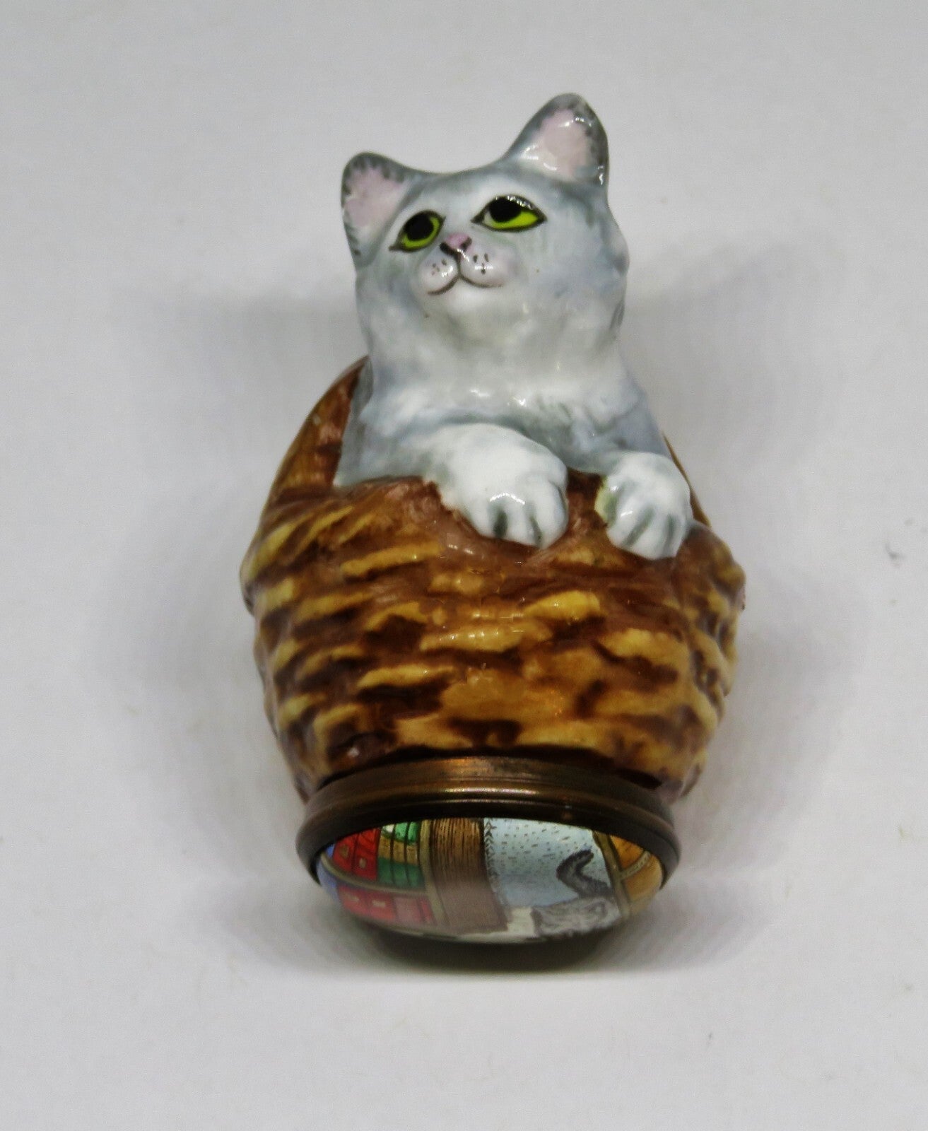 HALCYON DAYS ENGLISH ENAMEL BOX - KITTEN IN A WICKER BASKET BONBONNIERE - CAT