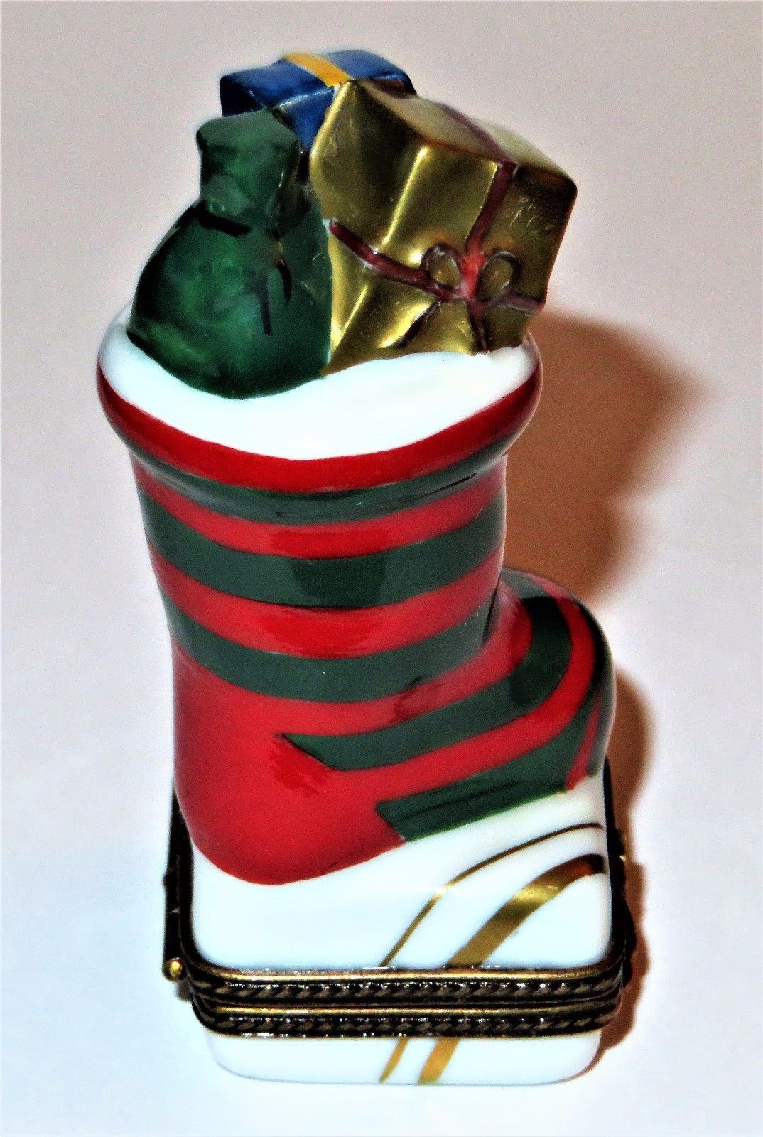 LIMOGES FRANCE BOX ~ CHRISTMAS STOCKING & GIFTS ~ PRESENTS & HOLLY ~ PEINT MAIN