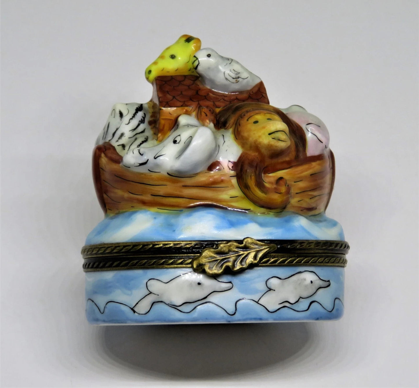 LIMOGES BOX ~ NOAH'S ARK & ANIMALS ~ELEPHANT~ MONKEY ~GIRAFFE~ LION ~ PEINT MAIN