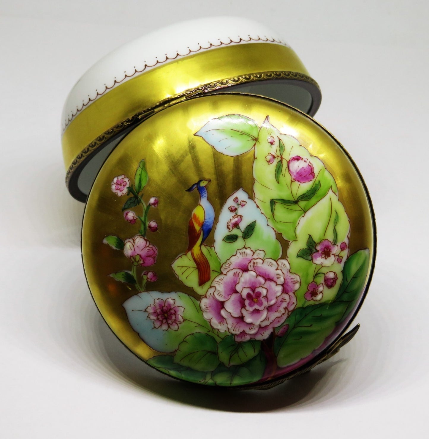 LIMOGES BEAUCHAMP - HUGE GOLD INCRUSTATION ROUND BOX - BIRD & PINK FLOWERS