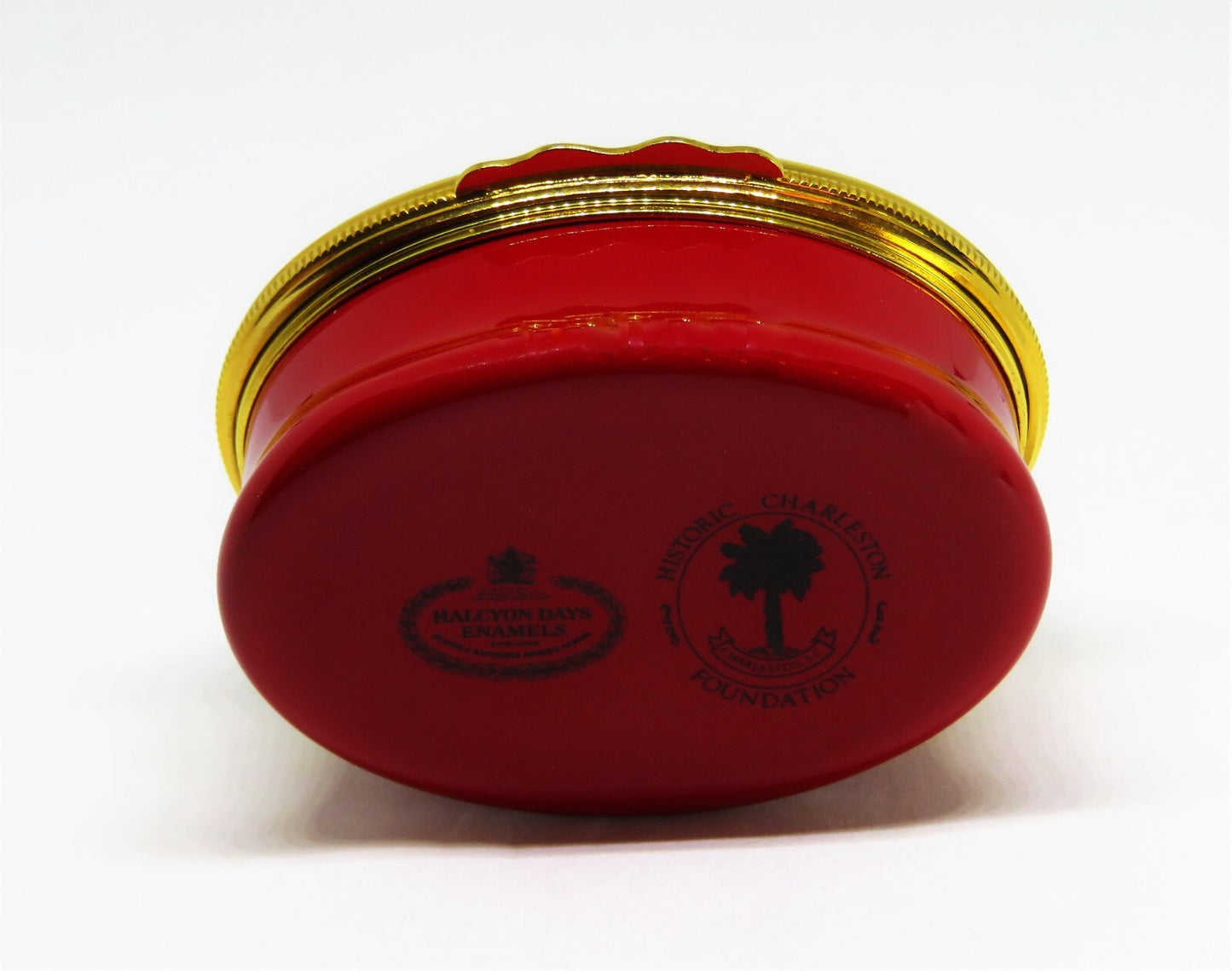 HALCYON DAYS ENAMEL BOX- "A PRESENT FROM CHARLESTON" SC - HORSE & CARRIAGE - MIB