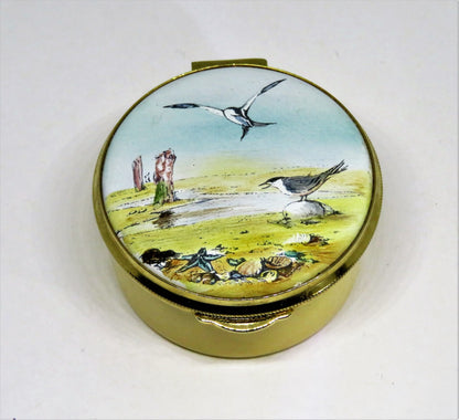 STAFFORDSHIRE ENGLISH ENAMEL BOX - BEACH SCENE & SEAGULLS - SEASHELLS - STARFISH