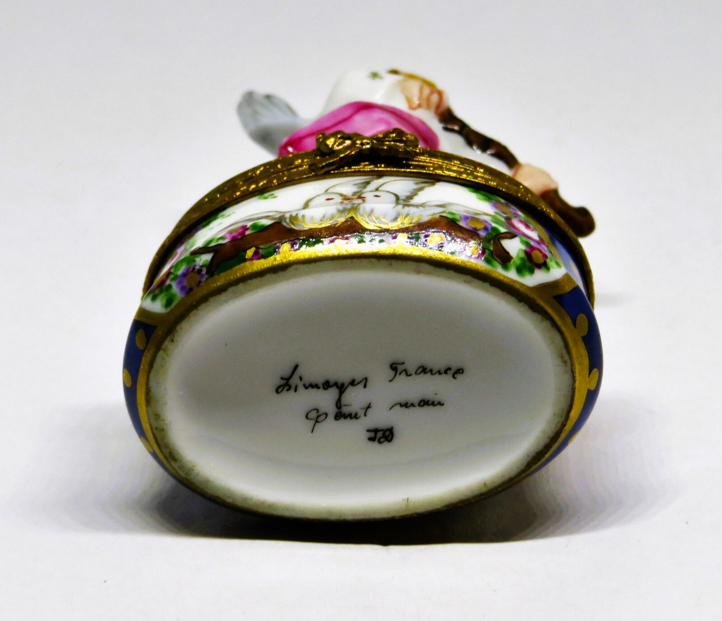 LIMOGES FRANCE BOX - CHRISTMAS - ANGEL & VIOLIN - FLOWERS & DOVES & STARS