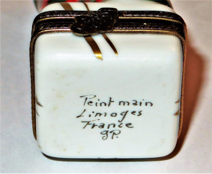 LIMOGES FRANCE BOX ~ CHRISTMAS STOCKING & GIFTS ~ PRESENTS & HOLLY ~ PEINT MAIN