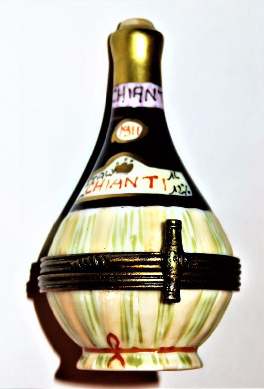 LIMOGES BOX~ ITALIAN CHIANTI WINE BOTTLE ~ITALY~ GRAPES & CORKSCREW ~ PEINT MAIN