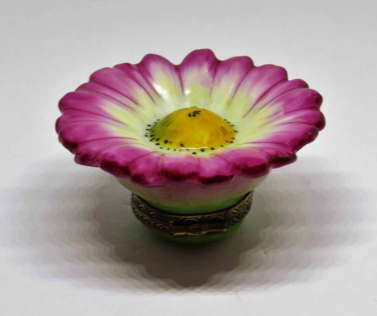 LIMOGES FRANCE BOX - CHAMART - SPRING FLOWER - PINK & WHITE DAISY - BEE