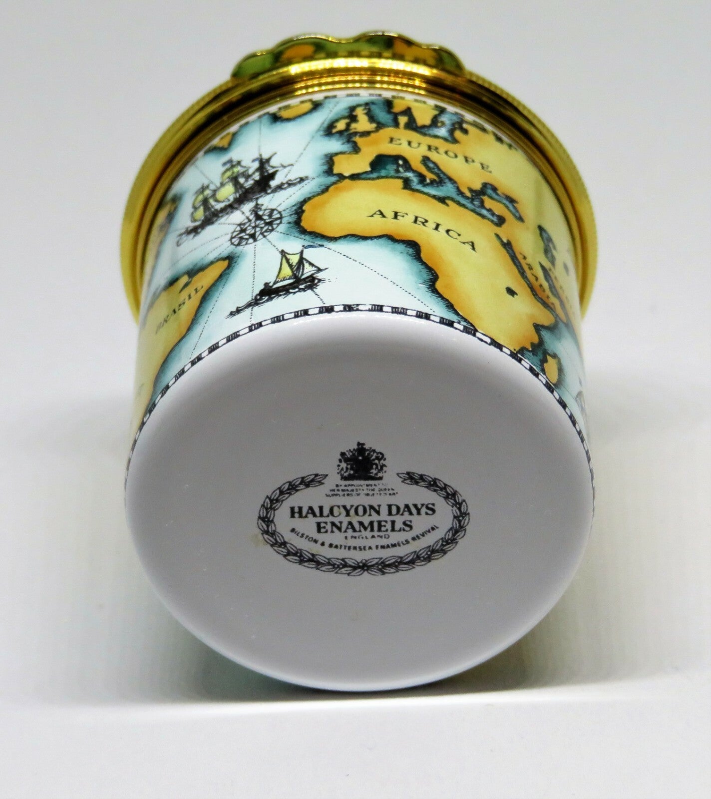 HALCYON DAYS ENAMEL BOX - ANTIQUE NAUTICAL MAP - MASTED SAILING SHIPS - COMPASS
