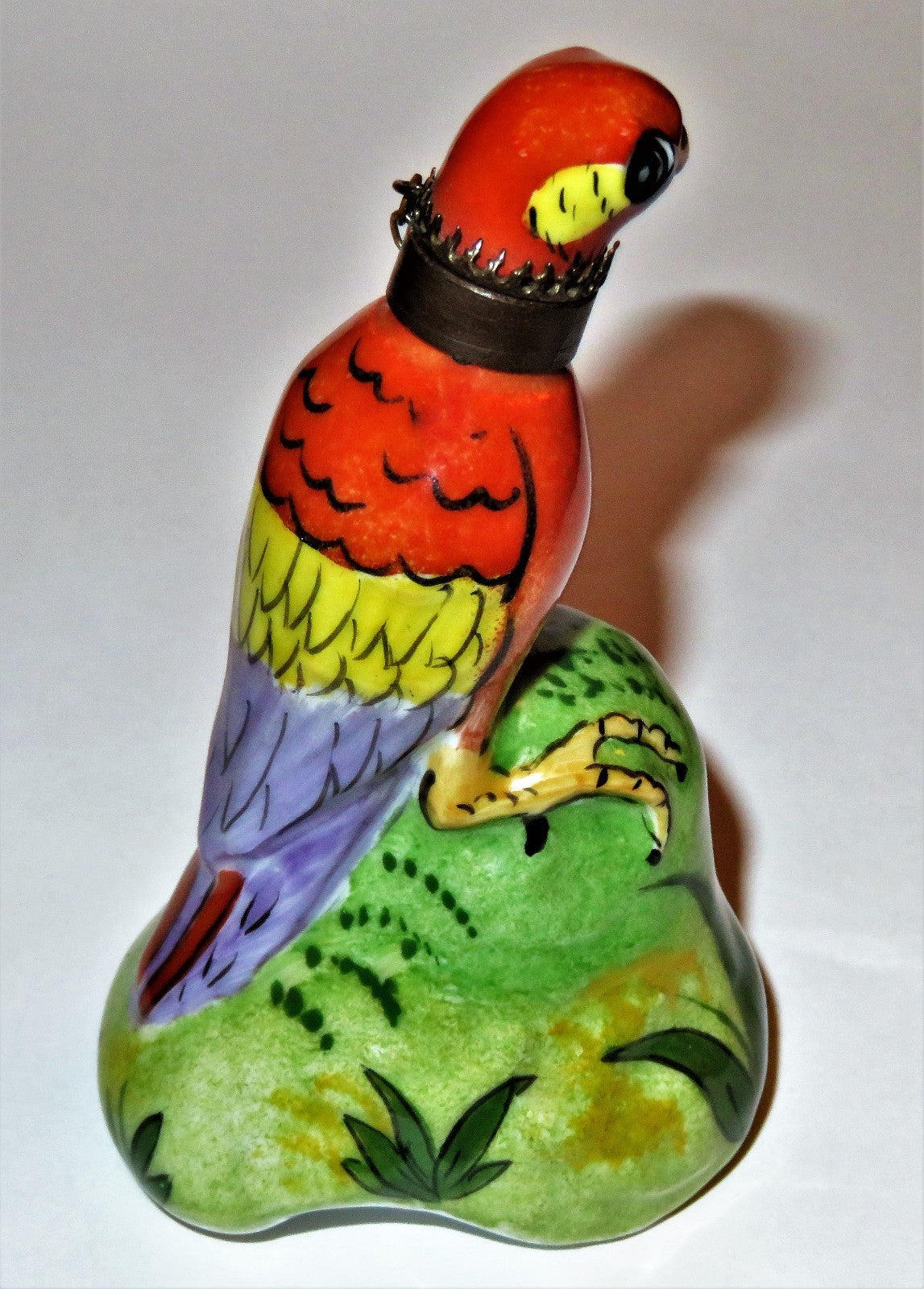 LIMOGES FRANCE BOX - VINTAGE MACAW PARROT PERFUME BOTTLE & CHAIN COLLAR - BIRDS
