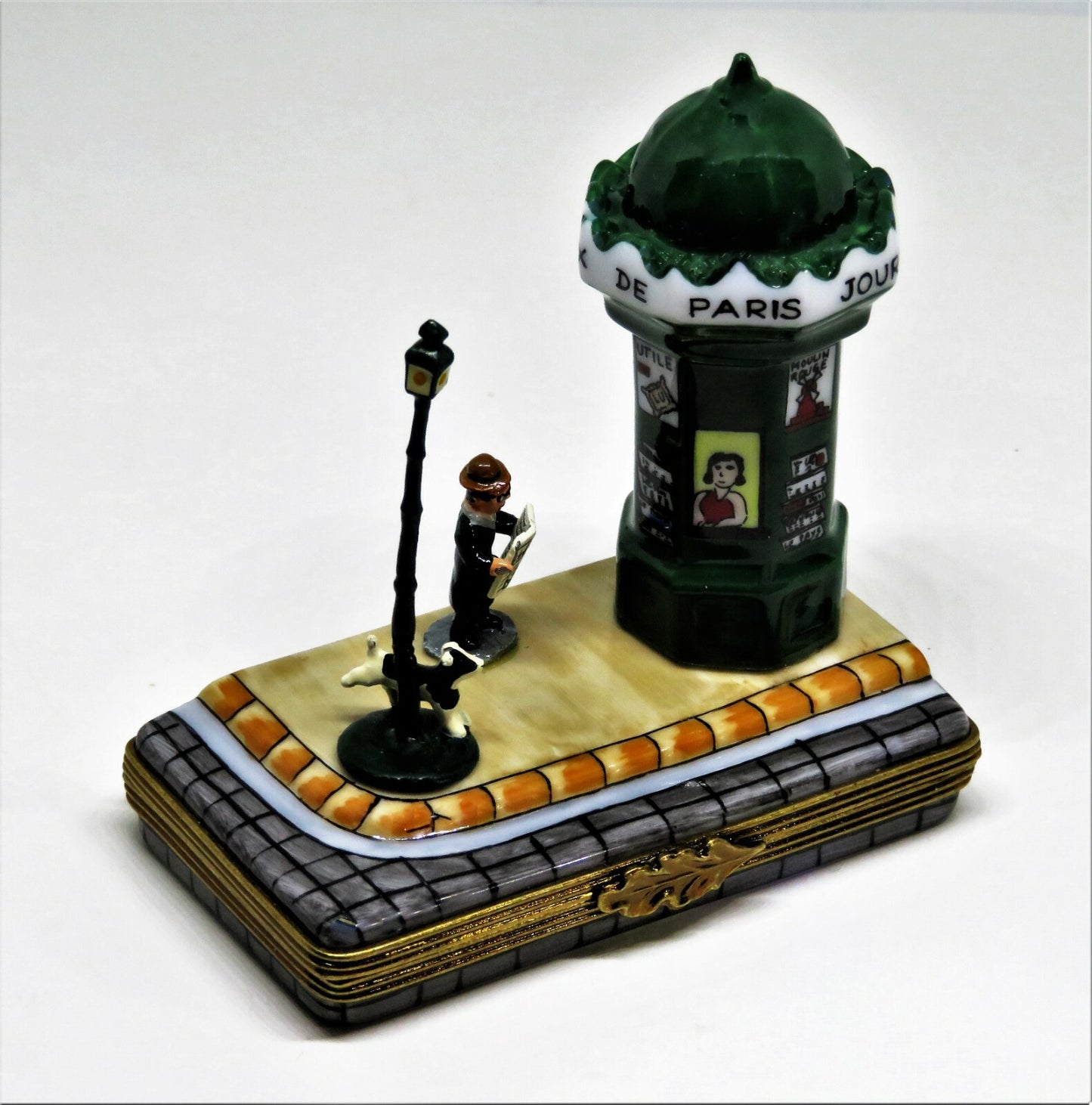 LIMOGES FRANCE BOX - PARIS SCENE - NEWSPAPER KIOSK & MAN & DOG & STREET LIGHT