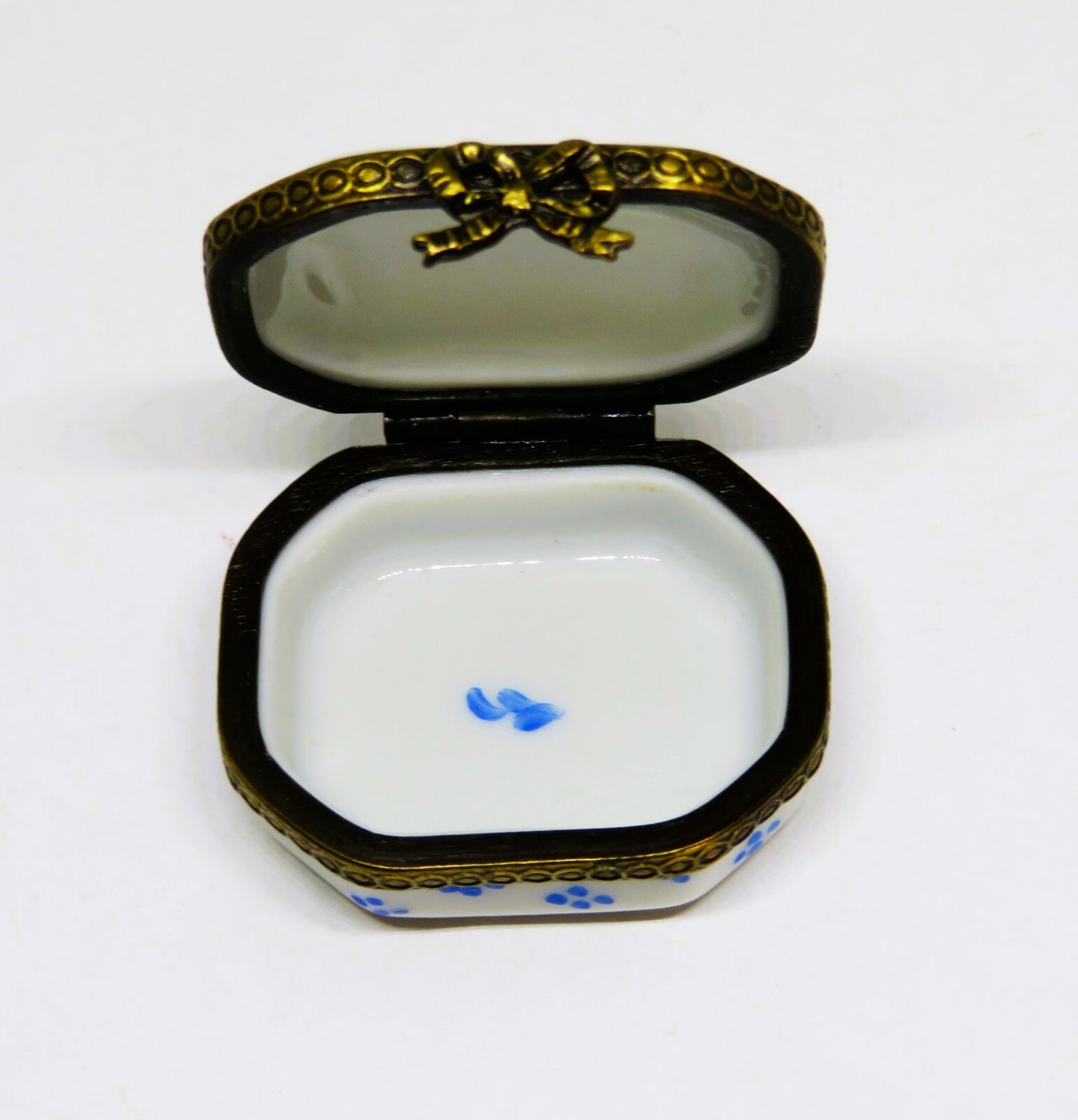 LIMOGES FRANCE BOX ~ BABY TEETH ~ TOOTH FAIRY FLORAL ~ FLOWERS ~ PEINT MAIN