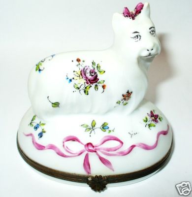 LIMOGES FRANCE BOX ~ VINTAGE YORKSHIRE TERRIER ~DOG~ FLOWERS ~ DECOREE A LA MAIN
