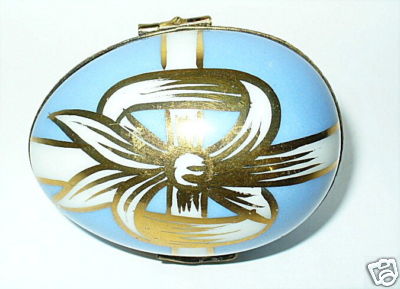 LIMOGES FRANCE BOX ~ EASTER ~ BLUE EGG & RIBBONS ~ HEN INSIDE ~ PEINT MAIN