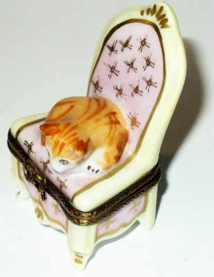 LIMOGES FRANCE BOX ~ CAT ON PINK BOUDOIR CHAIR ~ KITTEN ~ KITTY ~ PEINT MAIN