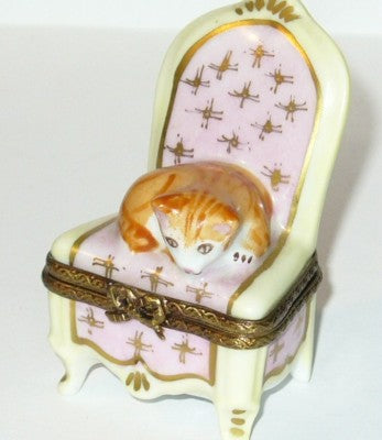 LIMOGES FRANCE BOX ~ CAT ON PINK BOUDOIR CHAIR ~ KITTEN ~ KITTY ~ PEINT MAIN